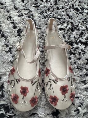 Zara Cream Mary Jane Flats with Red Floral Embroidery